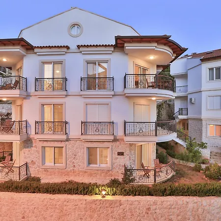 Apartamento Merkezde, Konforlu, 2 Odali Kaş